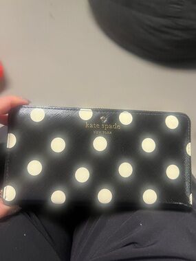 NWT Kate Spade New York Black Polka Dot Zip Wallet